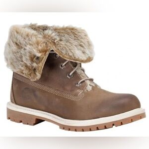 Women’s Timberland Teddy Faux Fur fold over boots. Size 7.5